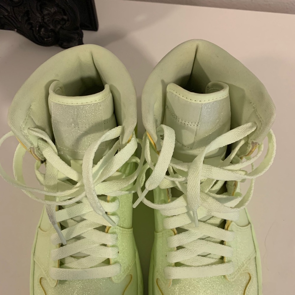 Nike women’s Jordan 1’s